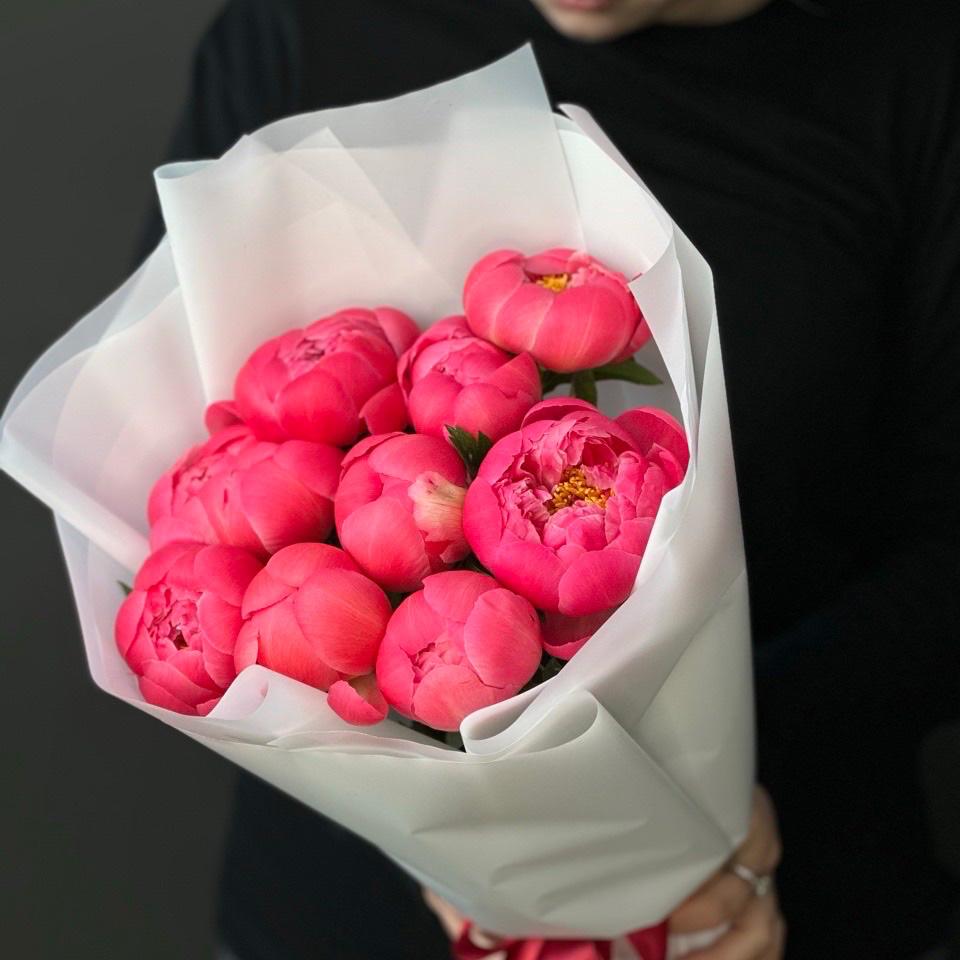 Букет с пионами 9 шт (код  29700)